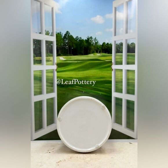 Arrow White Ceramic Planter Pot with Saucer Attached - Picture 8 of 9